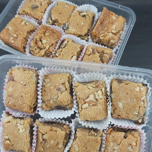 choco walnut blondies